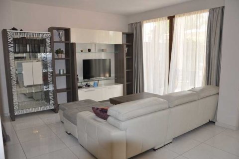 3 bedrooms Apartment in Germasogeia, Cyprus No. 63943 5