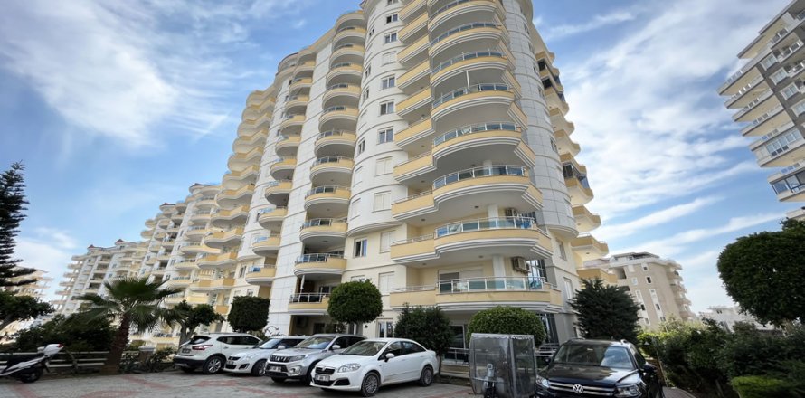 3+1 Apartment en Mahmutlar, Turkey No. 15229