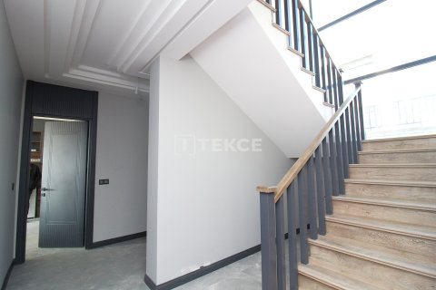 5+1 Villa in Mudanya, Turkey No. 20770 8