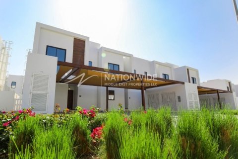 2 bedrooms Apartment in Al Ghadeer, UAE No. 4076 1