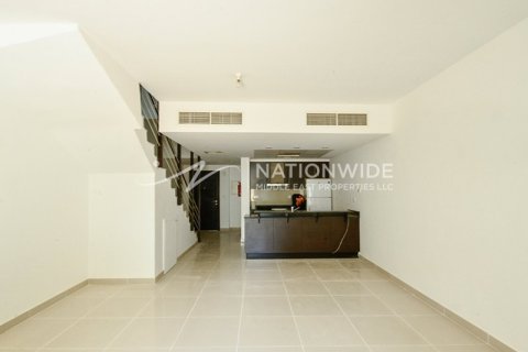 3 bedrooms Villa in Abu Dhabi, UAE No. 4033 9