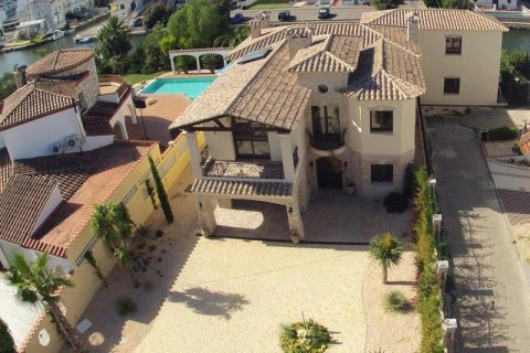 7 bedrooms House in Empuriabrava, Spain No. 25373 2