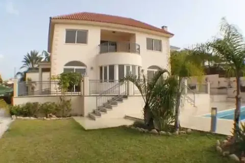 5 bedrooms Villa in Germasogeia, Cyprus No. 29921 1