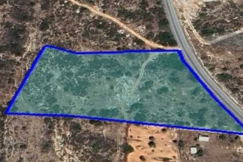 13316m² Land en Agios Athanasios, Cyprus No. 73811 1