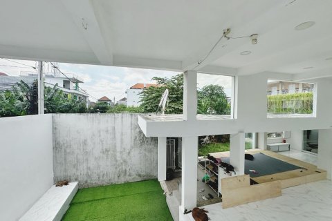 5 bedrooms House in Denpasar, Indonesia No. 23420 4