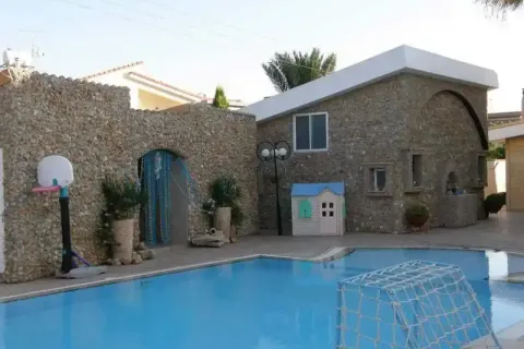 5 dormitorios Villa en Agia Varvara, Cyprus No. 75844 13