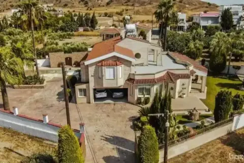 5 dormitorios Villa en Agia Varvara, Cyprus No. 75844 16