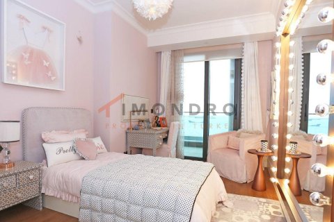 5+1 Apartment en Zeytinburnu, Turkey No. 17965 28