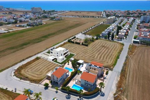 4 bedrooms Villa in Larnaca, Cyprus No. 36993 9