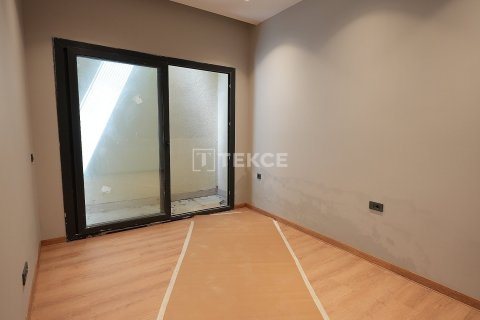 4+1 Apartment in Istanbul, Turkey No. 42352 14