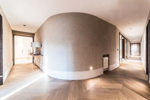 4 dormitorios Apartment en Madrid, Spain No. 26055 5