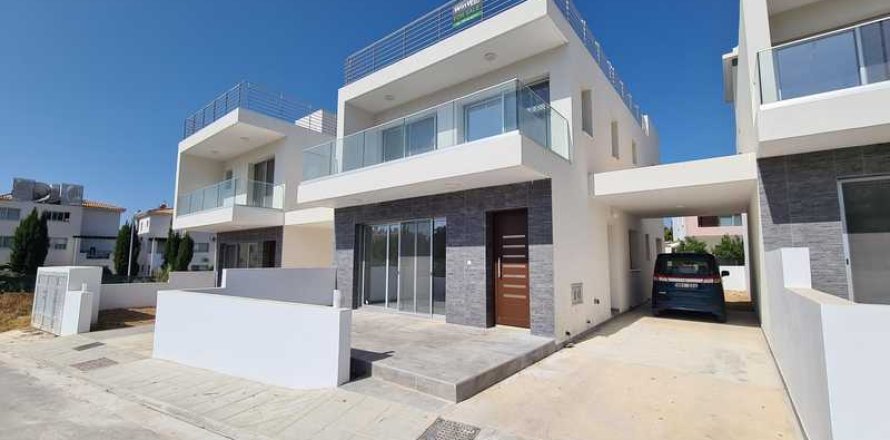 4 bedrooms Villa in Paphos, Cyprus No. 32147