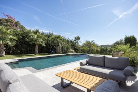 5 bedrooms Villa in La Colle-sur-Loup, France No. 67899 4