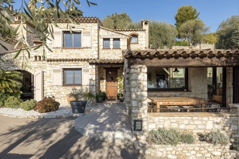 5 bedrooms Villa in La Colle-sur-Loup, France No. 67894 2