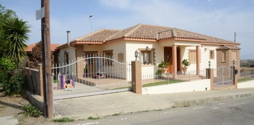 4 bedrooms Villa in Kapedes, Cyprus No. 28053