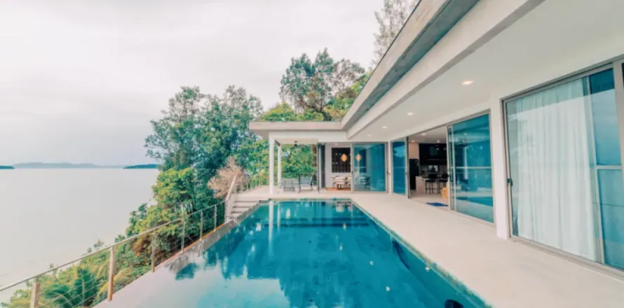 3 bedrooms Villa in Phuket, Thailand No. 42225