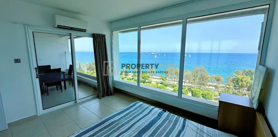 3 bedrooms Penthouse in Limassol, Cyprus No. 45545