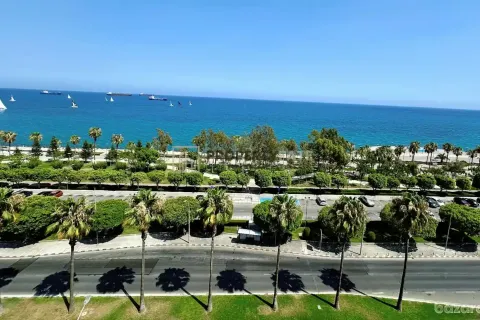 3 dormitorios Penthouse en Limassol, Cyprus No. 45545 3