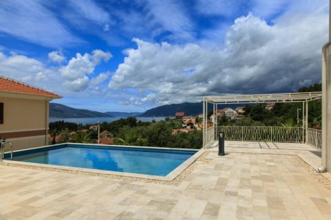 4 bedrooms House in Tivat, Montenegro No. 66872 3