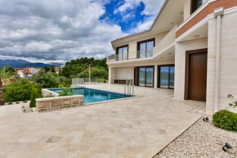 4 bedrooms House in Tivat, Montenegro No. 66872 1