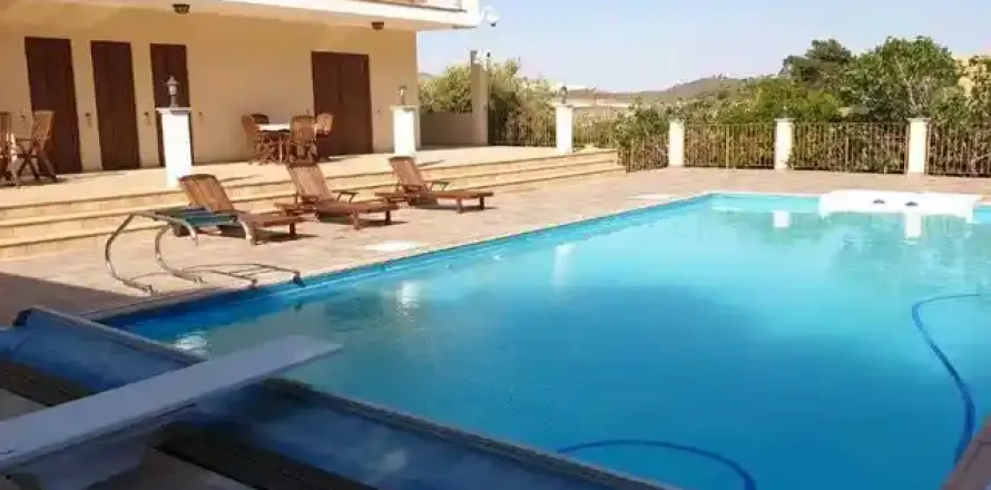 7 bedrooms Villa in Psevdas, Cyprus No. 30291