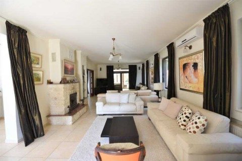 7 bedrooms Villa in Oroklini, Cyprus No. 30146 8