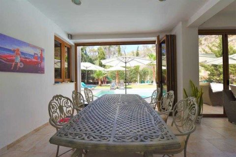 7 bedrooms Villa in Oroklini, Cyprus No. 30146 9