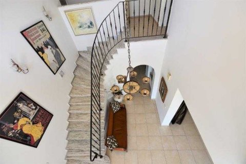 7 bedrooms Villa in Oroklini, Cyprus No. 30146 13