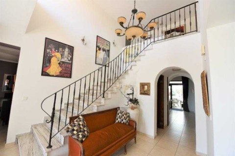 7 bedrooms Villa in Oroklini, Cyprus No. 30146 12