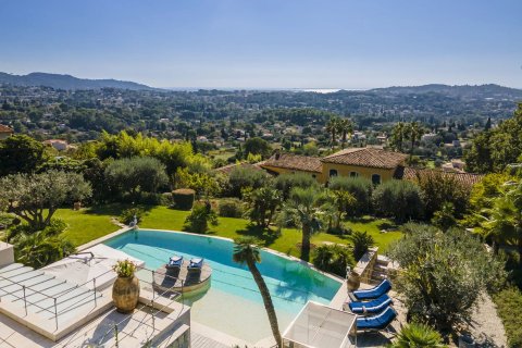 5 bedrooms Villa in Mougins, France No. 69145 1