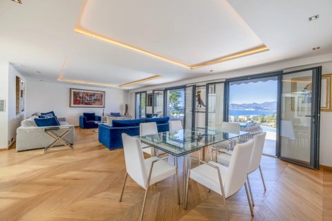 6 bedrooms Villa in Cannes, France No. 69147 8