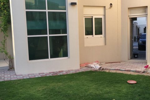 2 dormitorios Townhouse en Al Ghadeer, UAE No. 7380 11