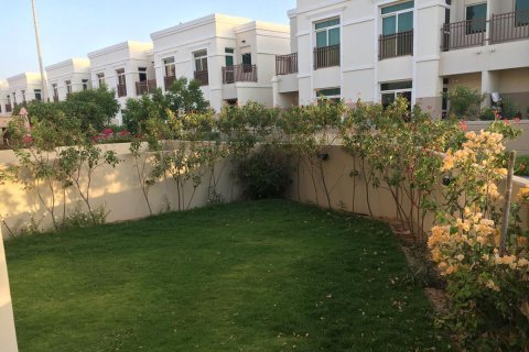 2 bedrooms Townhouse in Al Ghadeer, UAE No. 7380 1