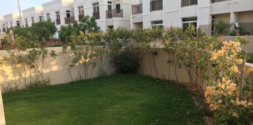 2 bedrooms Townhouse in Al Ghadeer, UAE No. 7380