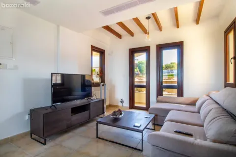 4 bedrooms Villa in Paphos, Cyprus No. 39895 5