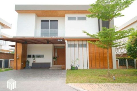 4 bedrooms House in Chiang Mai, Thailand No. 2267 1