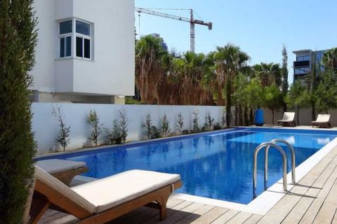 3 bedrooms Apartment in Limassol, Cyprus No. 71942 2