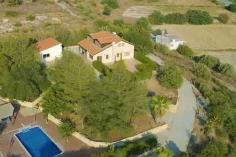 4 bedrooms Villa in Pissouri, Cyprus No. 30721 2