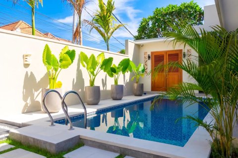 2 bedrooms Villa in Seminyak, Indonesia No. 23417 1