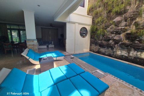 4 bedrooms Villa in Kuta, Indonesia No. 23418 11