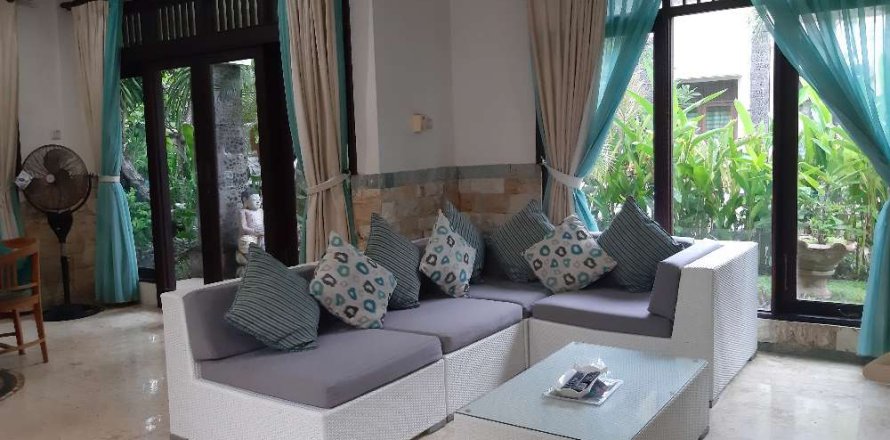 4 bedrooms Villa in Kuta, Indonesia No. 23418