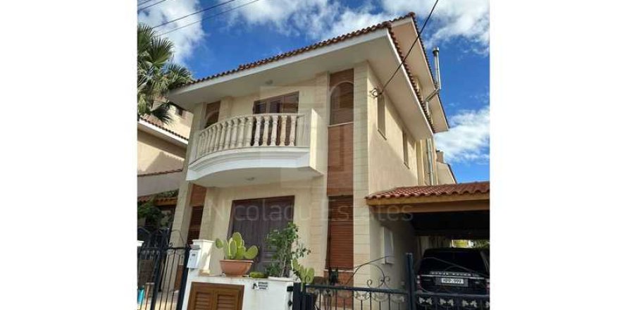 4 dormitorios House en Agios Athanasios, Cyprus No. 42655