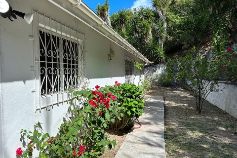 3 dormitorios Villa en Paradise View, Antigua and Barbuda No. 61385 21