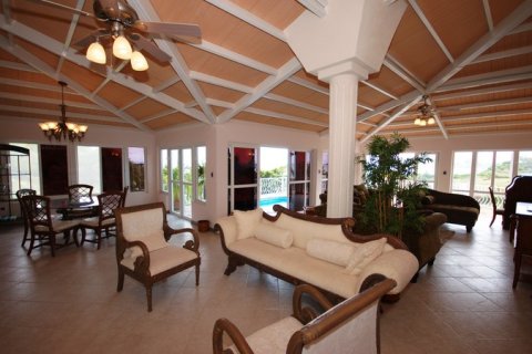 3 bedrooms Villa in Jolly Harbour, Antigua and Barbuda No. 61384 12