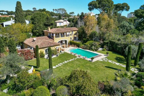 8 bedrooms Villa in Antibes, France No. 67974 1