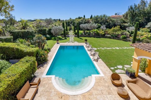 8 bedrooms Villa in Antibes, France No. 67974 3