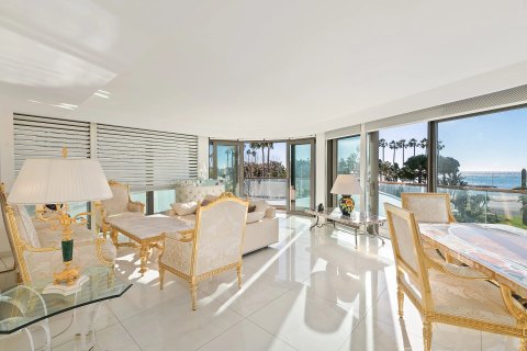 3 dormitorios Apartment en Cannes, France No. 67980 6