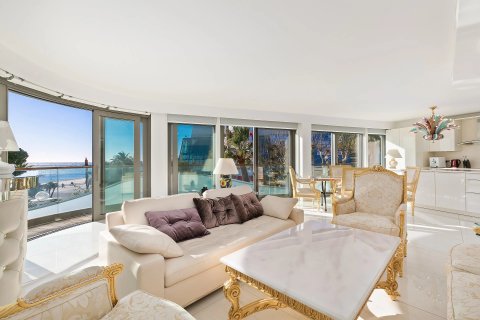 3 dormitorios Apartment en Cannes, France No. 67980 1