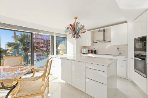 3 dormitorios Apartment en Cannes, France No. 67980 5