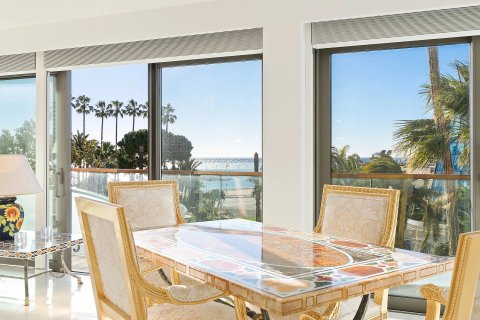 3 dormitorios Apartment en Cannes, France No. 67980 4